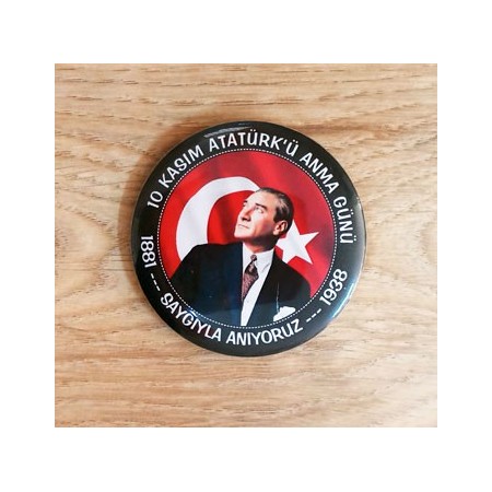 Mudu  10 Kasım Atatürk'ü Anma Rozeti 44mm